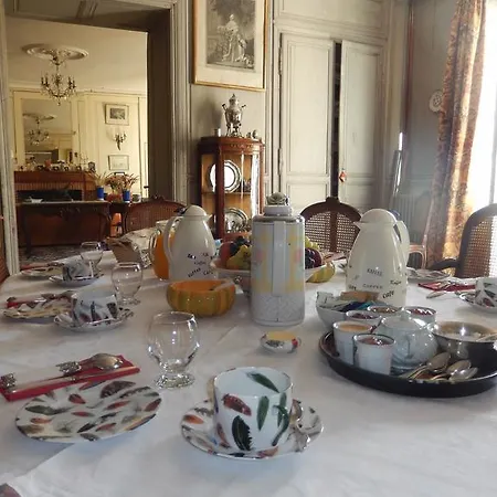 Domaine De Puyrousse Bed and breakfast