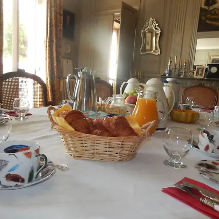 Domaine De Puyrousse 3*