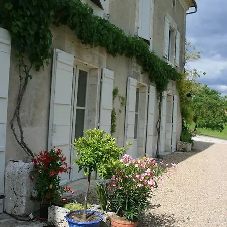 Domaine De Puyrousse Bed and breakfast 3*