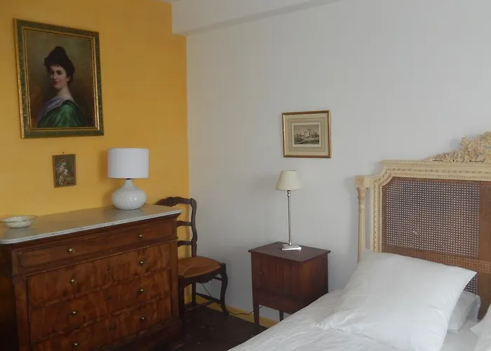 Domaine De Puyrousse 3*