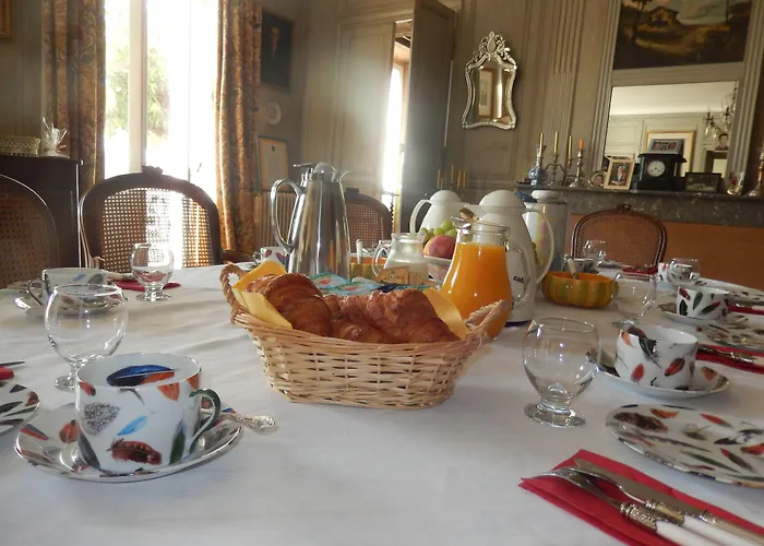 Domaine De Puyrousse 3*