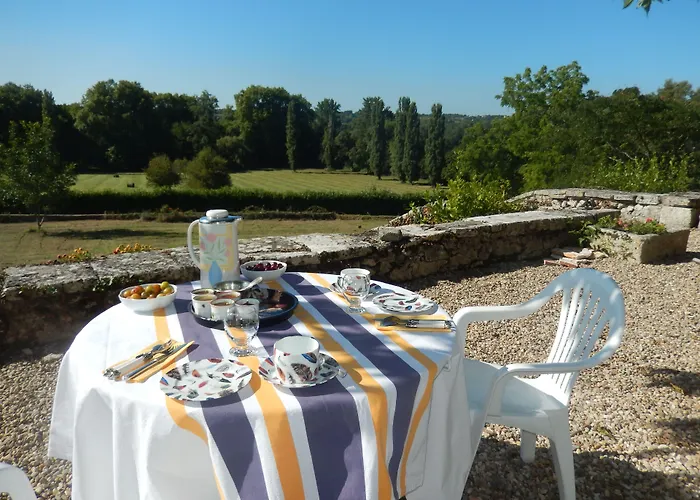 Domaine De Puyrousse 3*