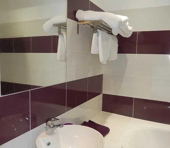 Domaine De Puyrousse Bed & Breakfast 3*